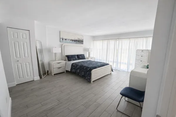 $1,950 | 801 South Federal Highway, Unit 804, Pompano Beach, FL 33062