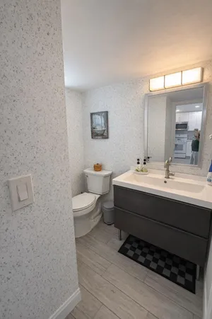 $1,950 | 801 South Federal Highway, Unit 804, Pompano Beach, FL 33062