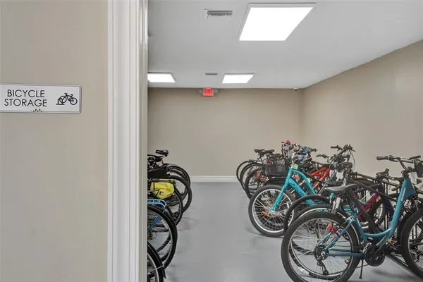 $1,950 | 801 South Federal Highway, Unit 804, Pompano Beach, FL 33062