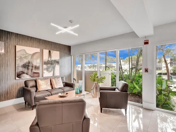 $1,950 | 801 South Federal Highway, Unit 804, Pompano Beach, FL 33062