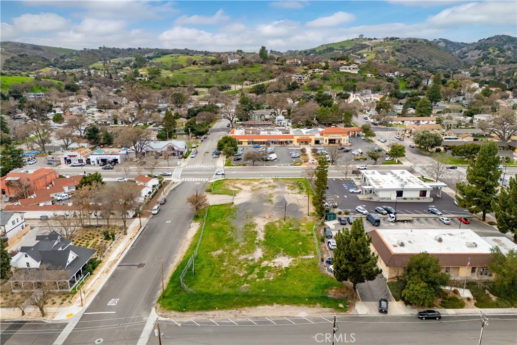 828 Spring Street Paso Robles, CA 93446 - Photo 5 of 6 an aerial view of residential houses with outdoor space