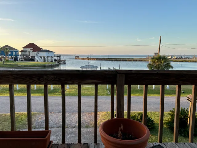 $469,000 | 307 Anchor Drive, Freeport, TX 77541