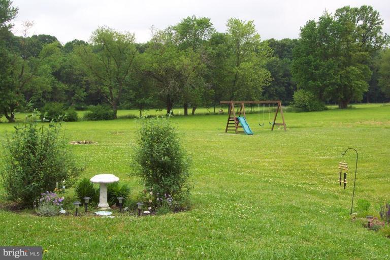 1090 Calvert Road Rising Sun, MD 21911 - Photo 4 of 14 Back yard