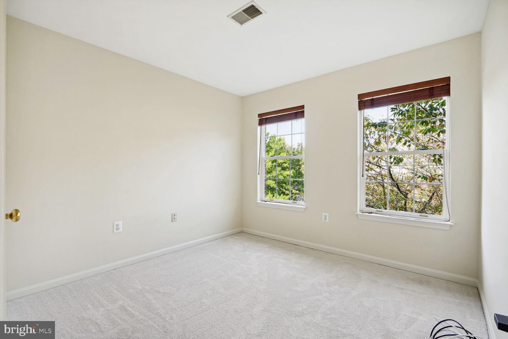 2817 Roesh Way Vienna, VA 22181 - Photo 16 of 30 2nd bedroom on upper level