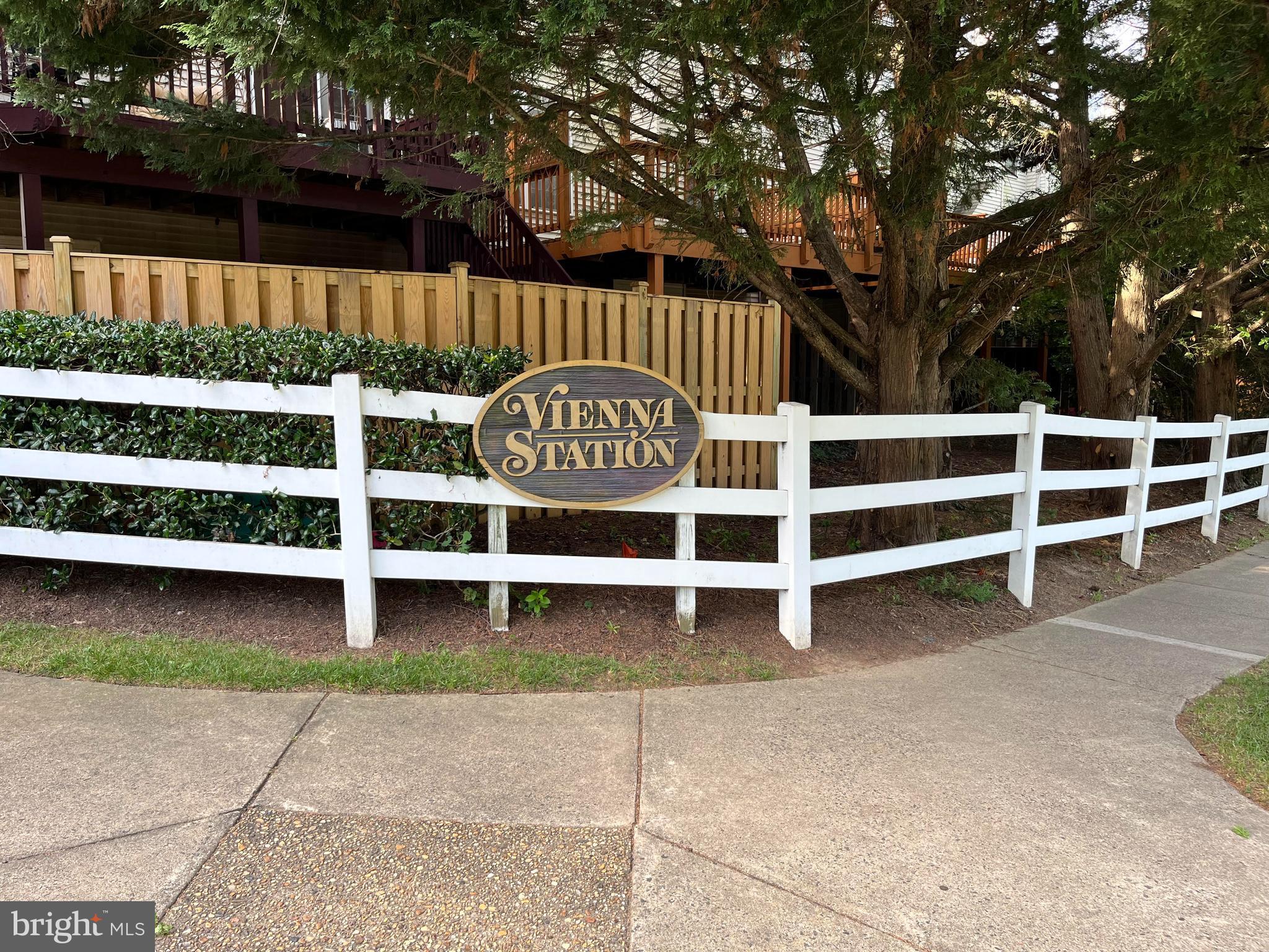 2817 Roesh Way Vienna, VA 22181 - Photo 26 of 30 Welcome to Vienna Station