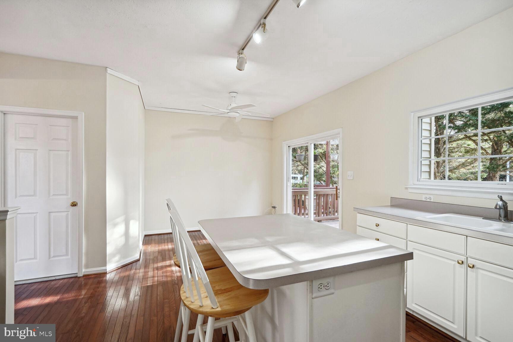 2817 Roesh Way Vienna, VA 22181 - Photo 9 of 30 Dining space in kitchen looks out to deck