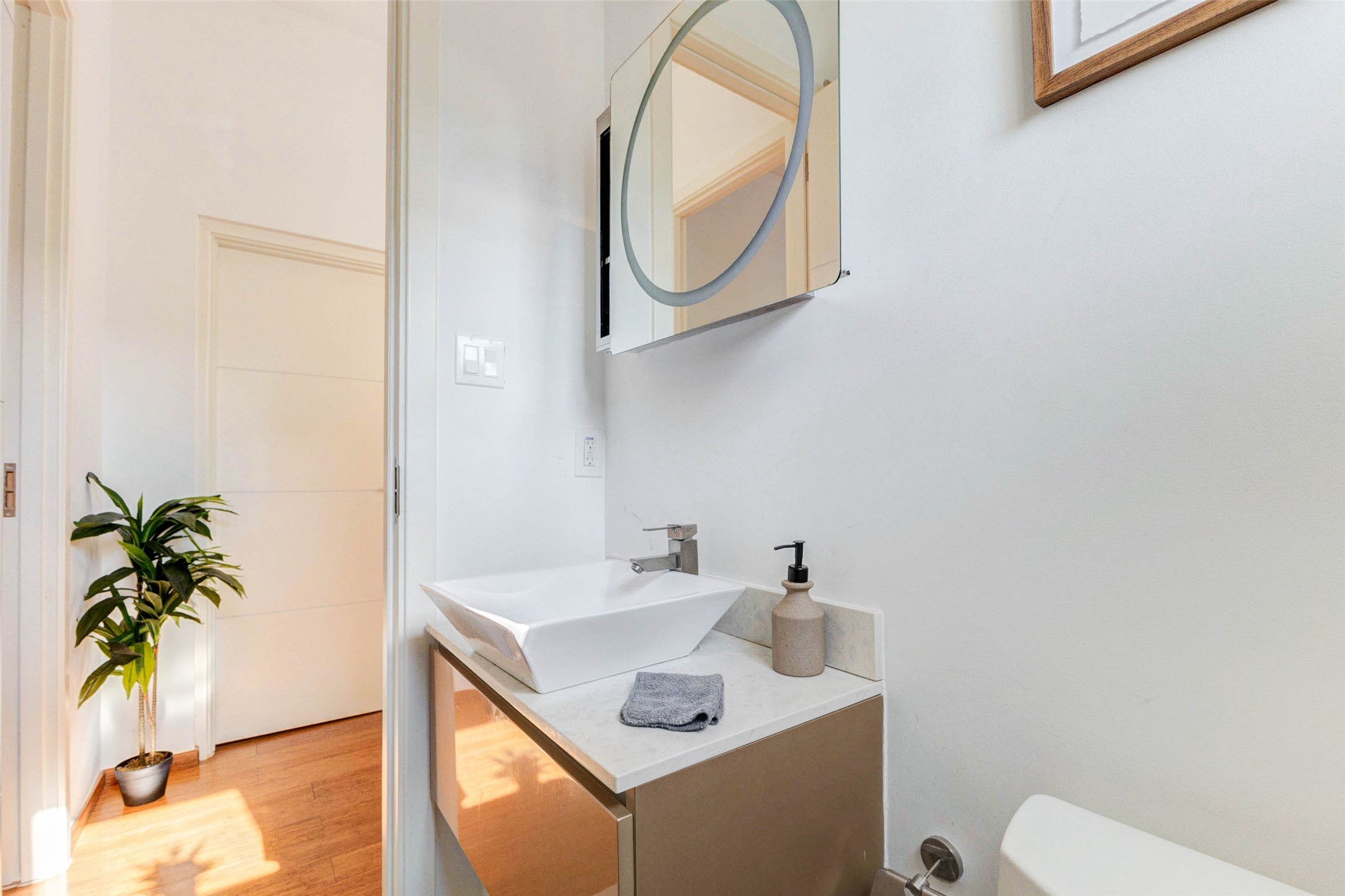 4115 Chartres Street Houston, TX 77004 - Photo 40 of 50 a bathroom with a sink and a mirror