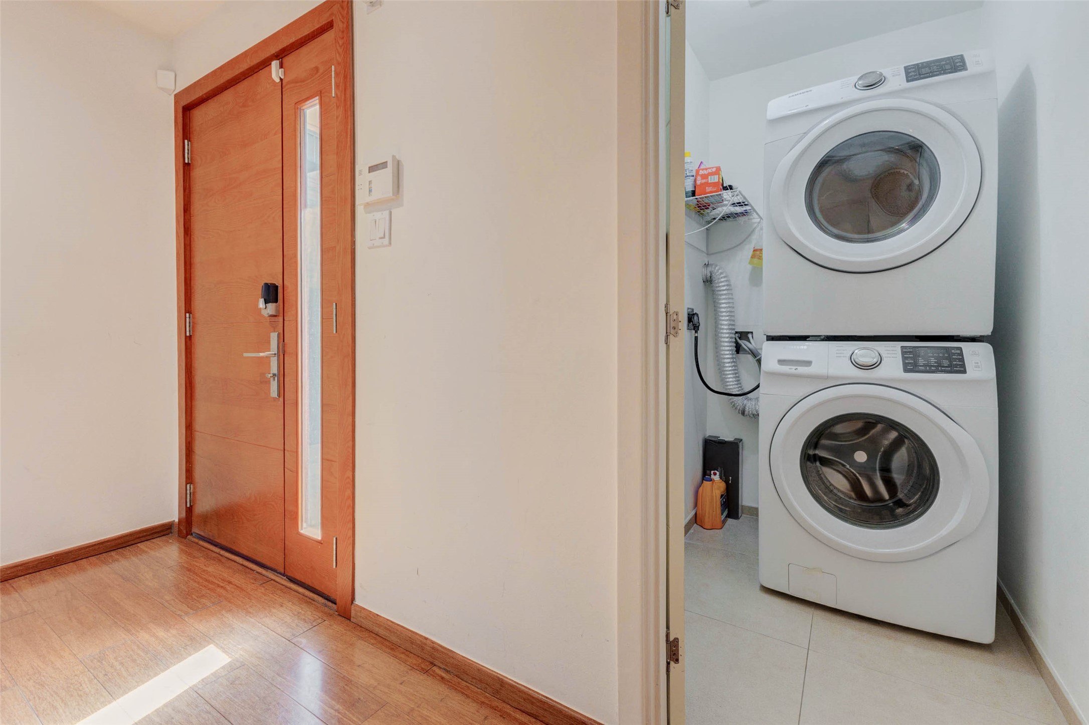4115 Chartres Street Houston, TX 77004 - Photo 8 of 50 a utility room with dryer and washer