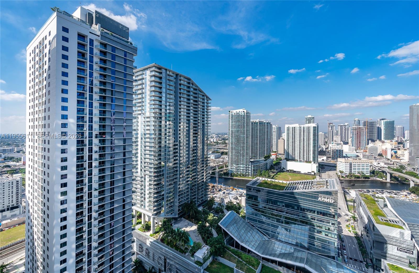 45 Southwest 9th Street, Unit 3401 Miami, FL 33130 - Photo 21 of 36 a view of balcony with a patio