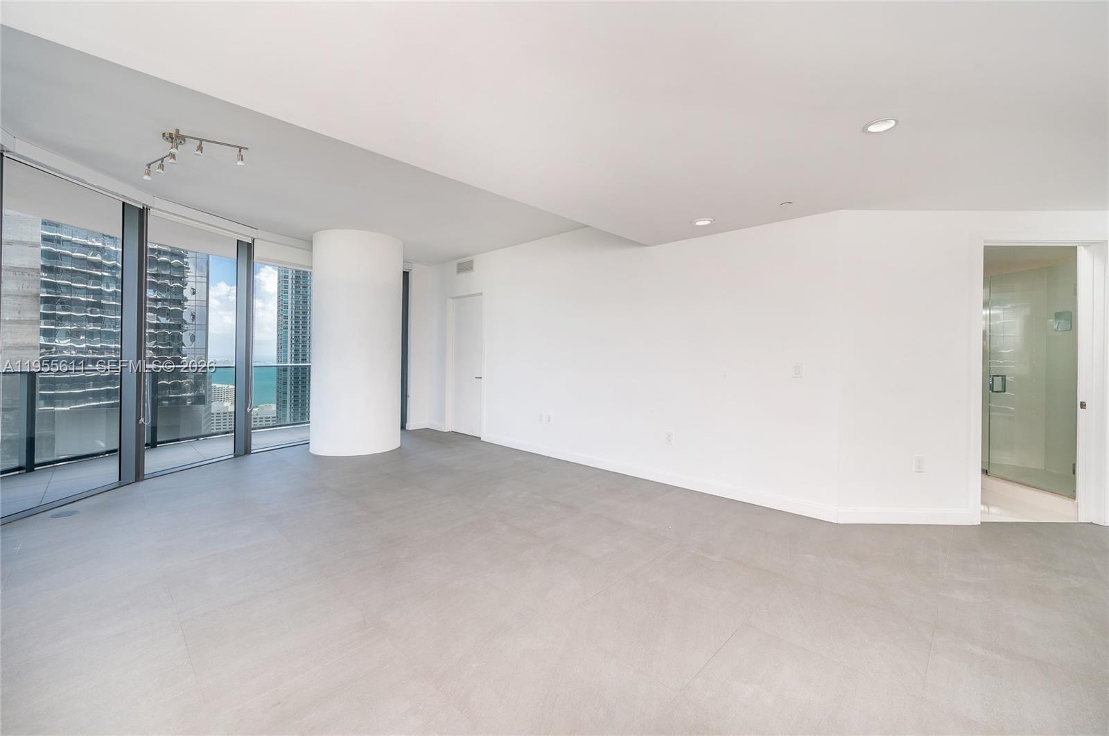 45 Southwest 9th Street, Unit 3401 Miami, FL 33130 - Photo 3 of 36