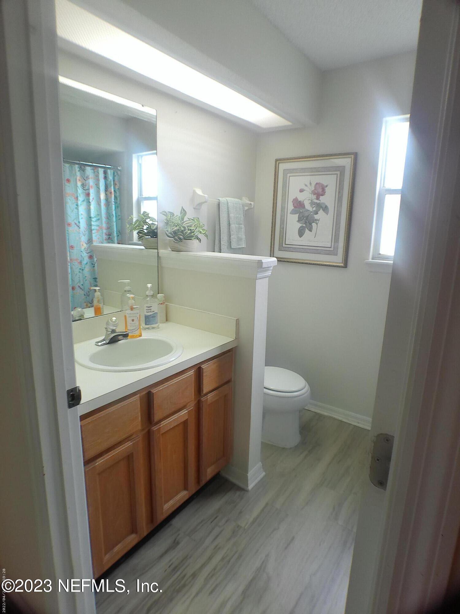 331 Canoe Circle Orange Park, FL 32073 - Photo 8 of 19 Bathroom2.1
