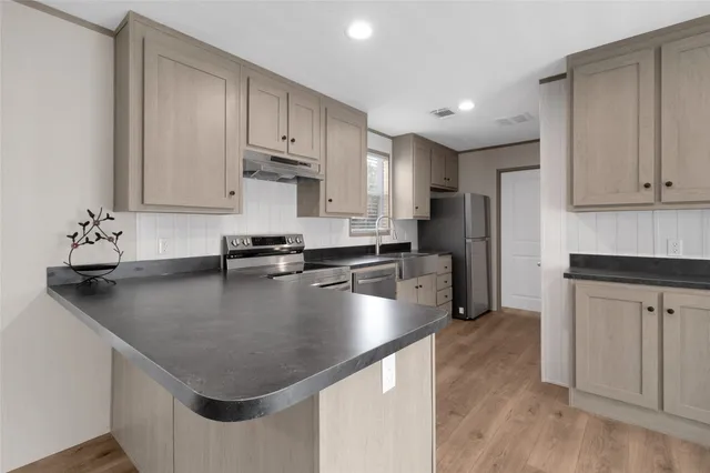 $1,200 | 1300 Campbell Acres Road, Cleveland, TX 77328