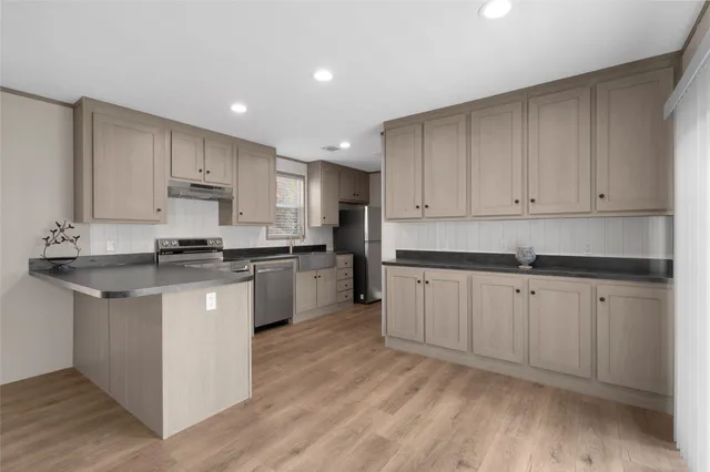 $1,200 | 1300 Campbell Acres Road, Cleveland, TX 77328