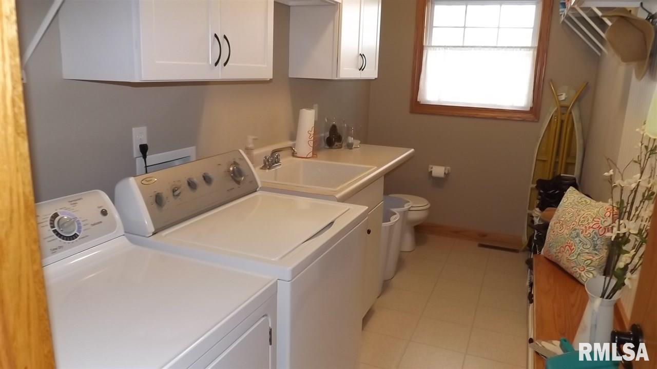 3802 South Wheatfield Way Mapleton, IL 61547 - Photo 11 of 15