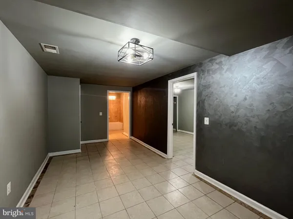 $3,800 | 15106 Lee Highway, Gainesville, VA 20155
