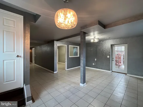 $3,800 | 15106 Lee Highway, Gainesville, VA 20155