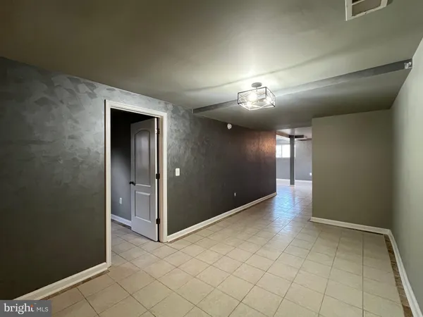 $3,800 | 15106 Lee Highway, Gainesville, VA 20155