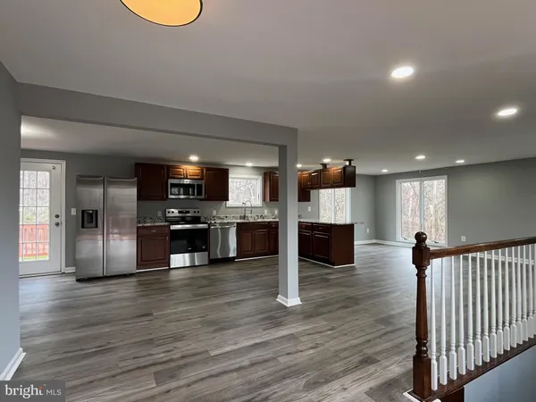 $3,800 | 15106 Lee Highway, Gainesville, VA 20155