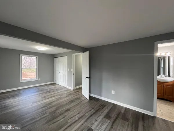 $3,800 | 15106 Lee Highway, Gainesville, VA 20155