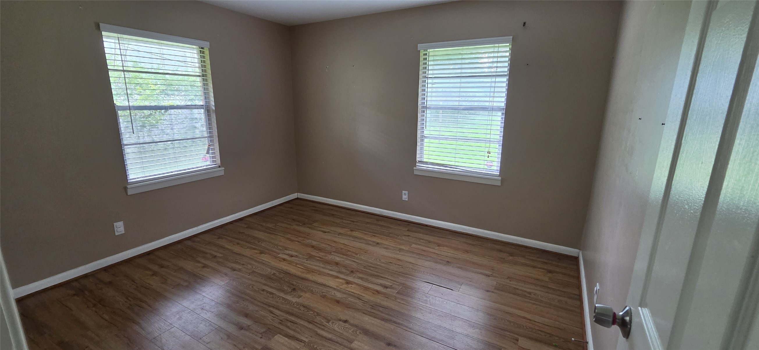 15623 Lee Road Houston, TX 77032 - Photo 7 of 10 Bedroom 1 Looking in From Hallway