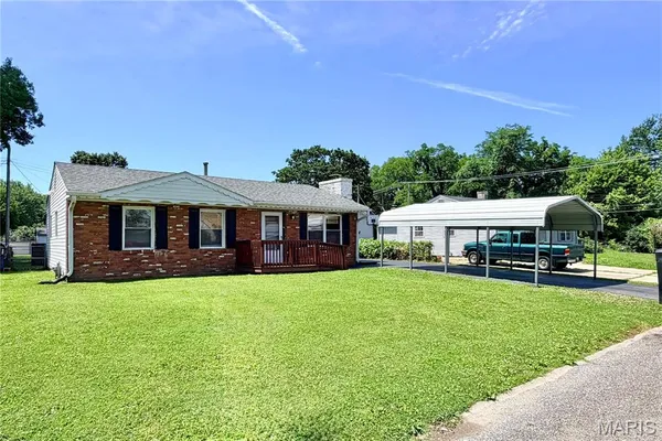 $148,000 | 2404 Meadowlane Drive, Granite City, IL 62040