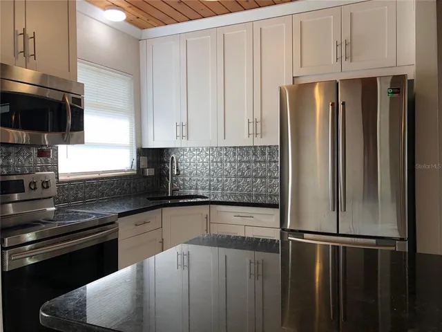 $1,700 | 80 Beverly Circle, Englewood, FL 34223