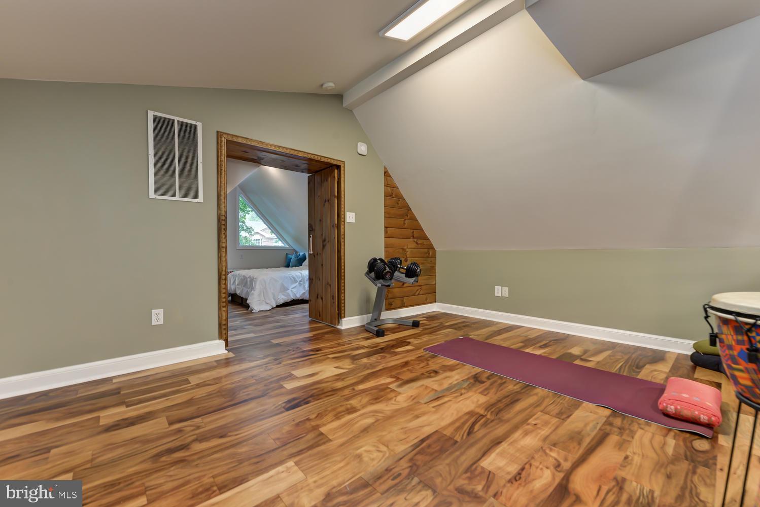 3105 Kingtree Street Silver Spring, MD 20902 - Photo 25 of 46 Loft/Sitting Room/Study Area