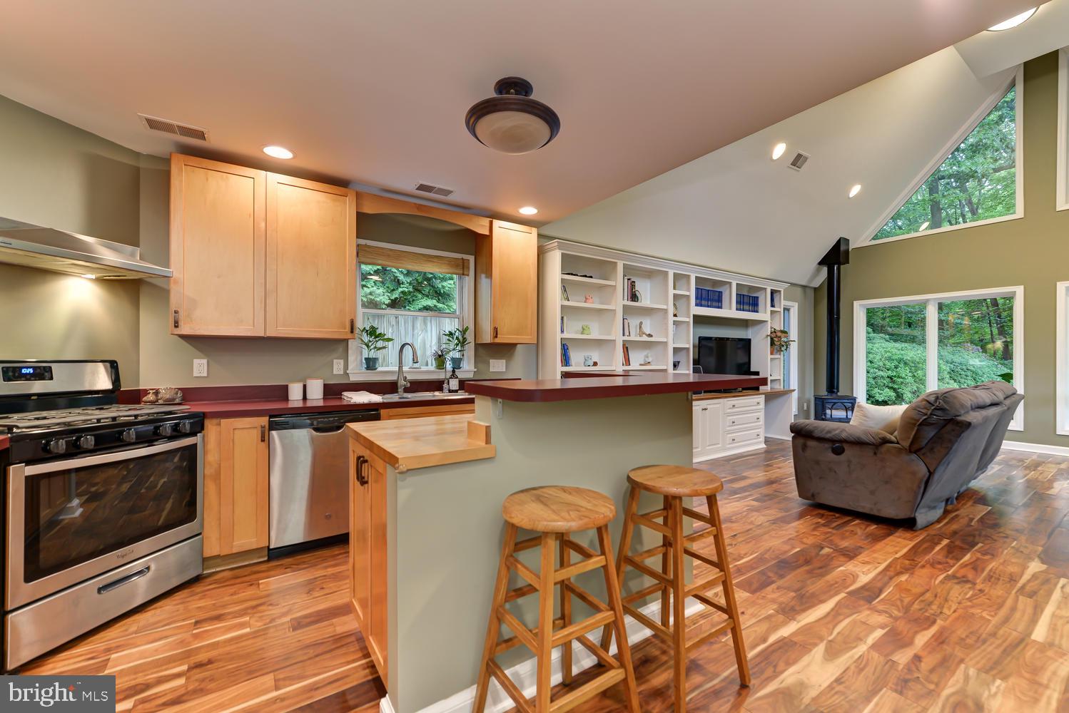 3105 Kingtree Street Silver Spring, MD 20902 - Photo 7 of 46 Kitchen