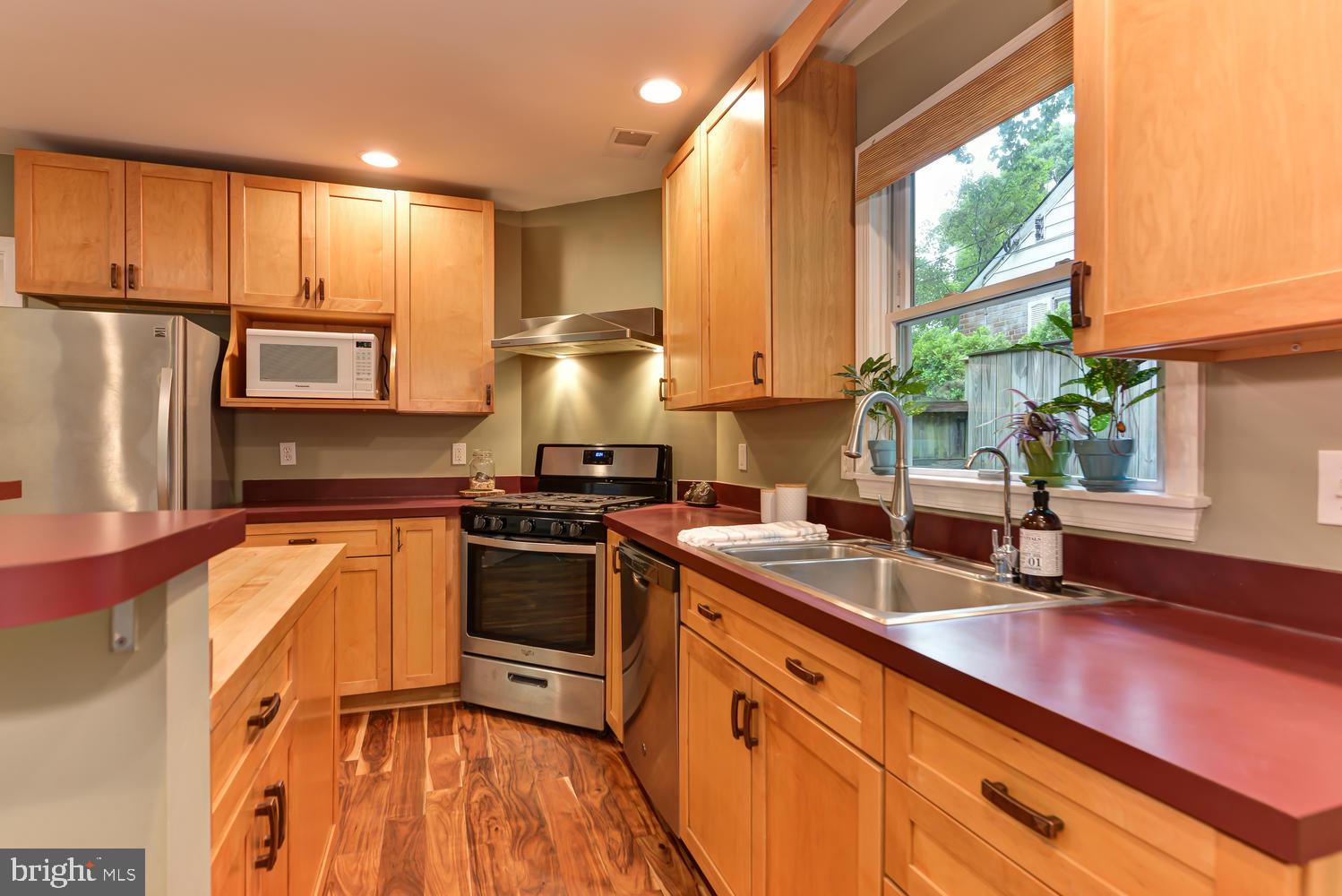 3105 Kingtree Street Silver Spring, MD 20902 - Photo 9 of 46 Kitchen