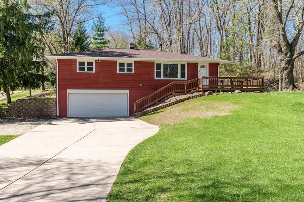 $322,000 | 2821 West Memorial Drive, Janesville, WI 53548
