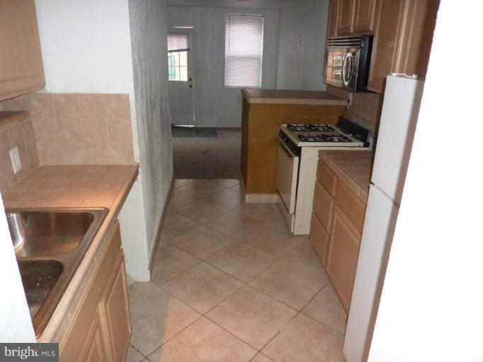 317 South Duncan Street Baltimore, MD 21231 - Photo 6 of 7 Kitchen
