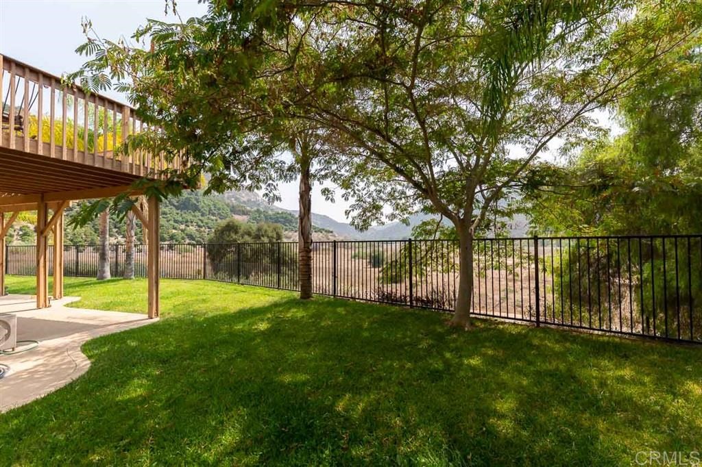 5066 Lake Circle Road Fallbrook, CA 92028 - Photo 4 of 25 Gallery Image 4