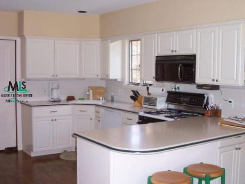 1238 Whittier Road Grosse Pointe, MI 48230 - Photo 4 of 9 832954-3.JPG