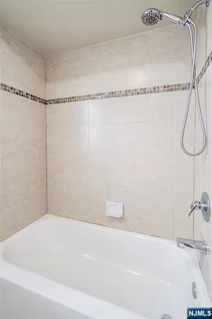 $2,850 | 312 Vine Street, Elizabeth, NJ 07202