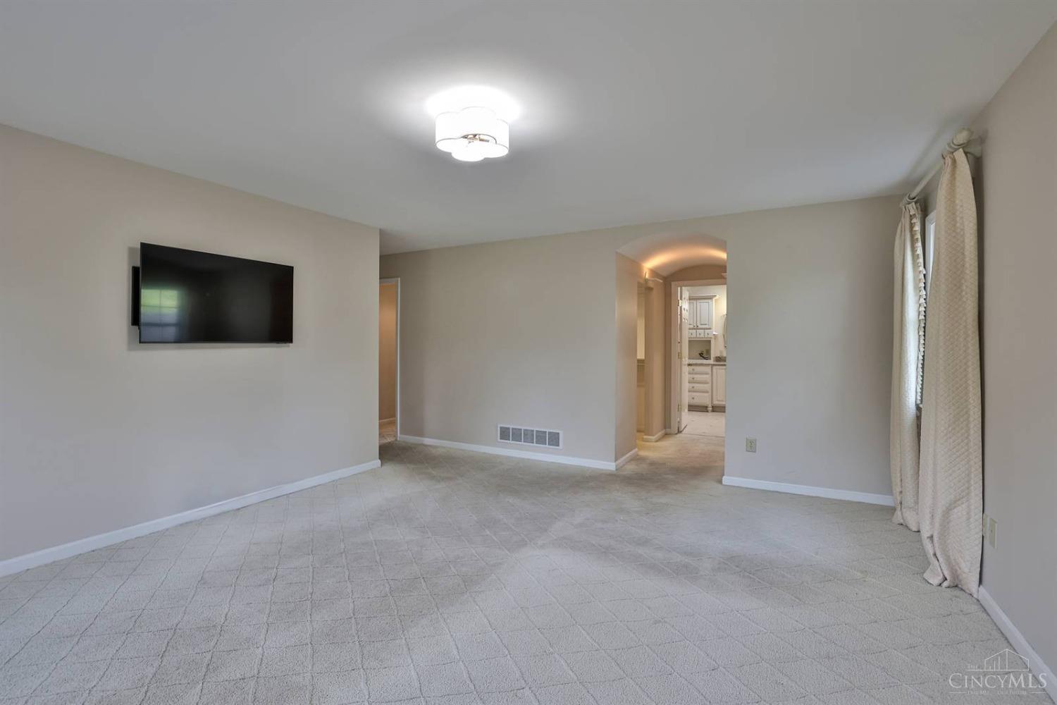 7955 Shawnee Run Road Cincinnati, OH 45243 - Photo 24 of 79