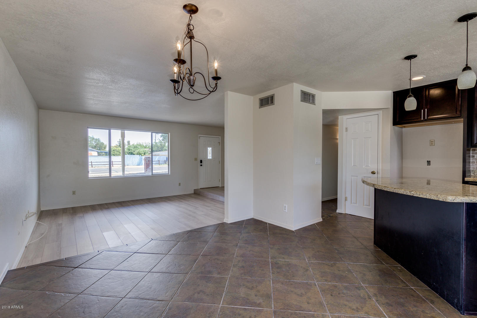 2155 East Decatur Street Mesa, AZ 85213 - Photo 6 of 24 Dinning area