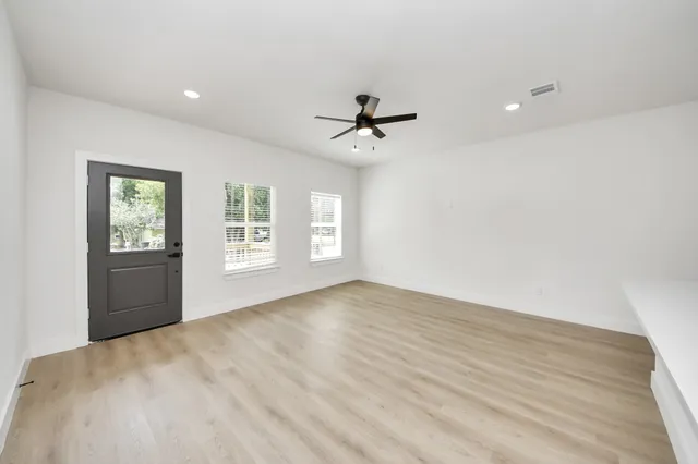 $1,700 | 1314 West Willis Street, Unit B, Alvin, TX 77511