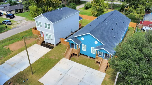 $1,700 | 1314 West Willis Street, Unit B, Alvin, TX 77511