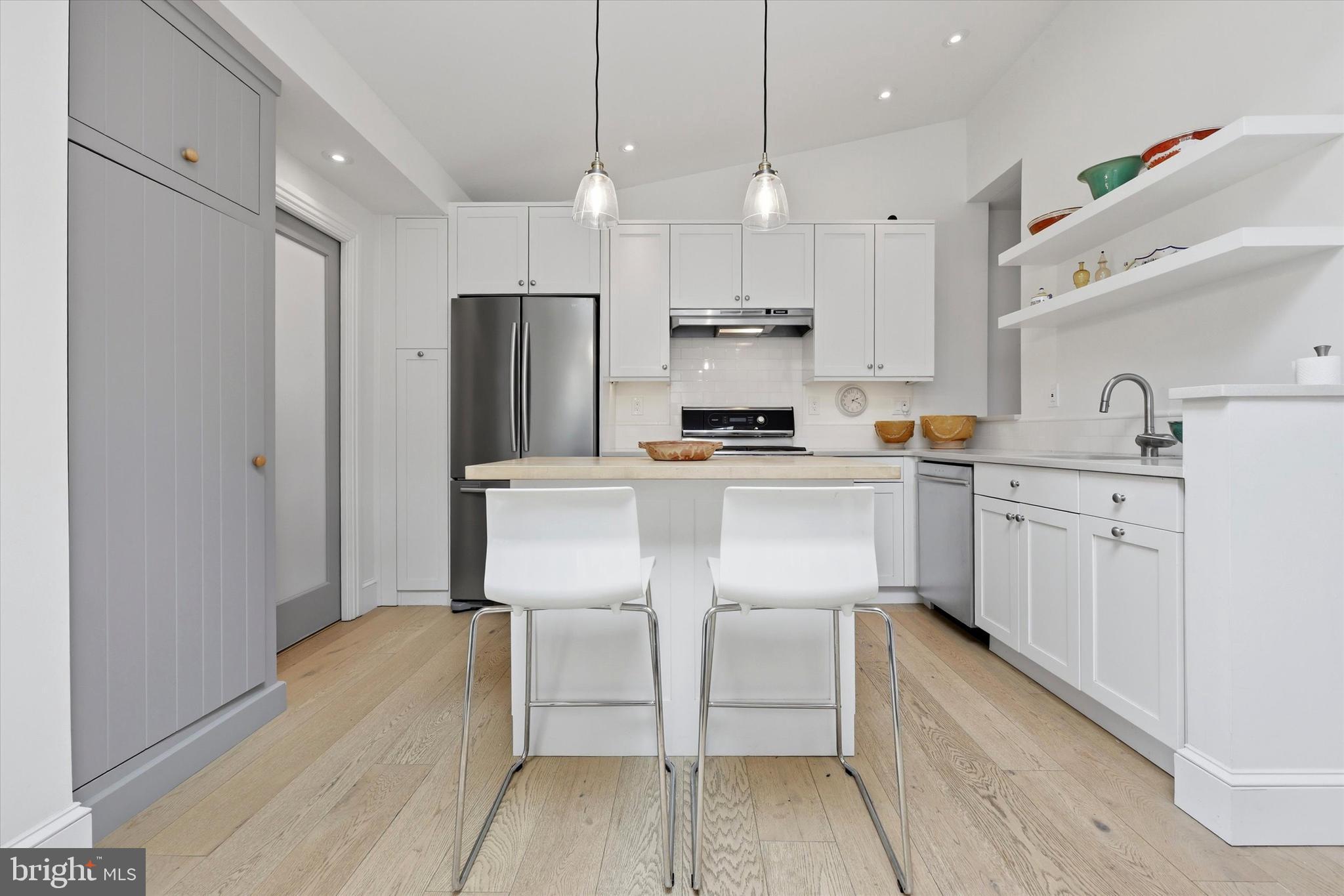 23 West Gravers Lane Philadelphia, PA 19118 - Photo 16 of 39