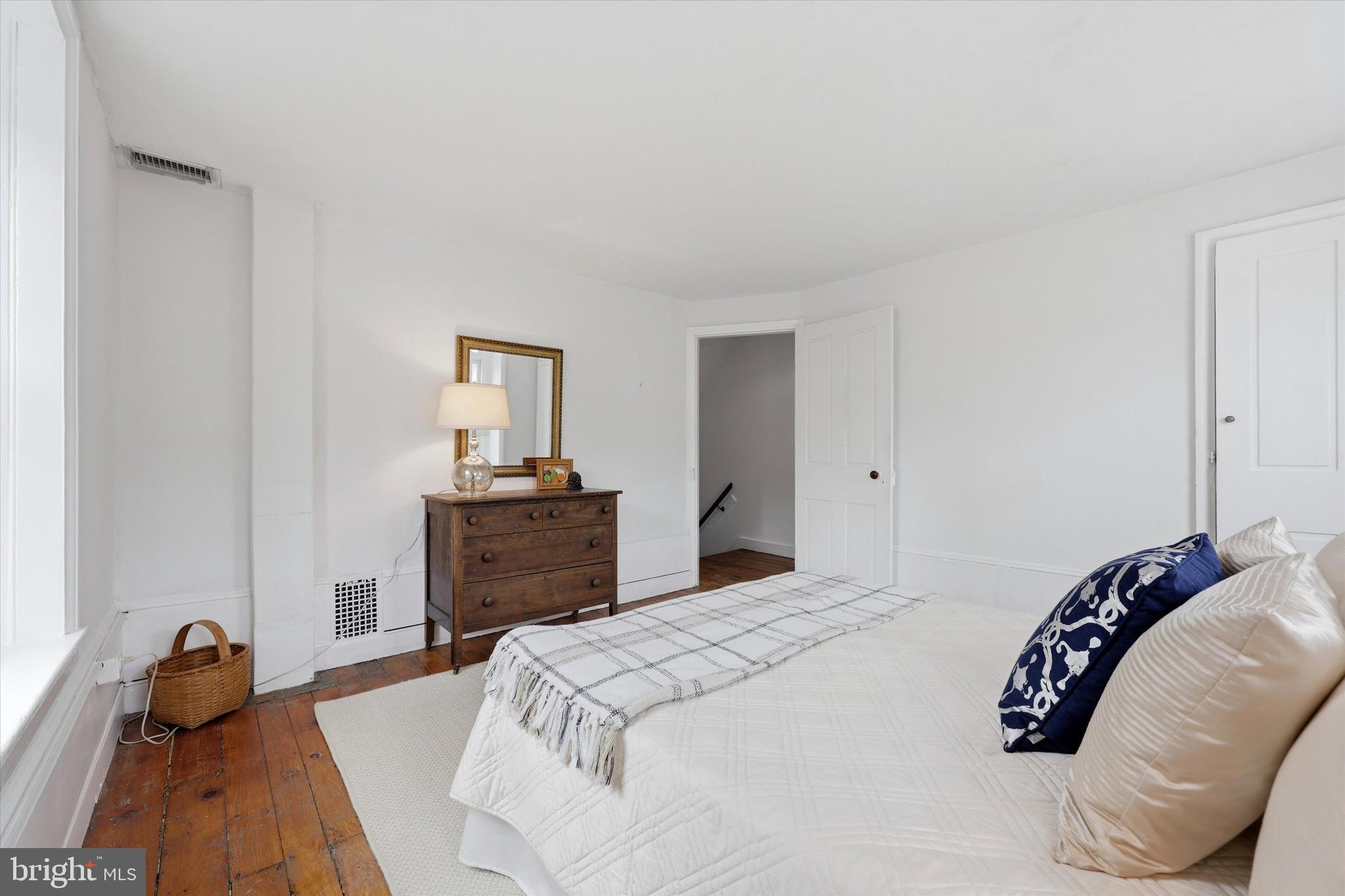 23 West Gravers Lane Philadelphia, PA 19118 - Photo 21 of 39