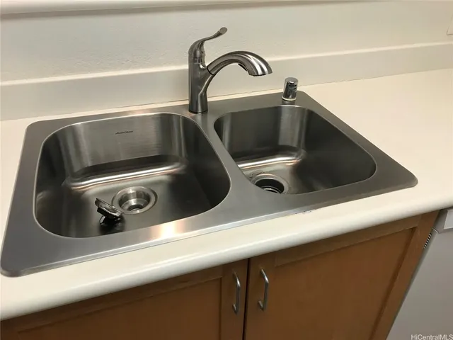 a close view of sink and tap