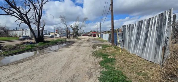$89,000 | 6820 Schiller Street, Houston, TX 77093