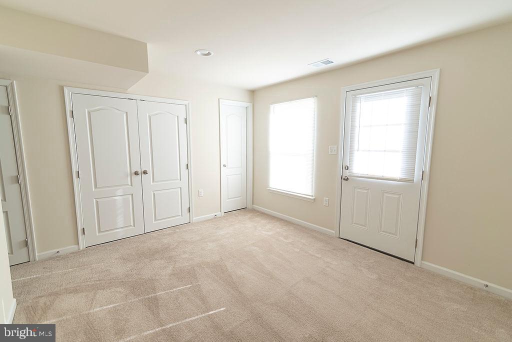 400 Rumbling Rock Road Hedgesville, WV 25427 - Photo 4 of 26