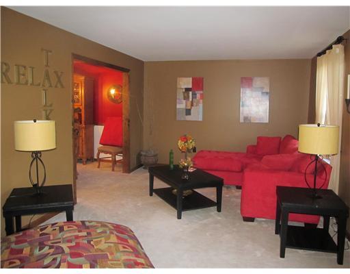 125 Countryview Drive McKees Rocks, PA 15136 - Photo 11 of 18 Living Room.