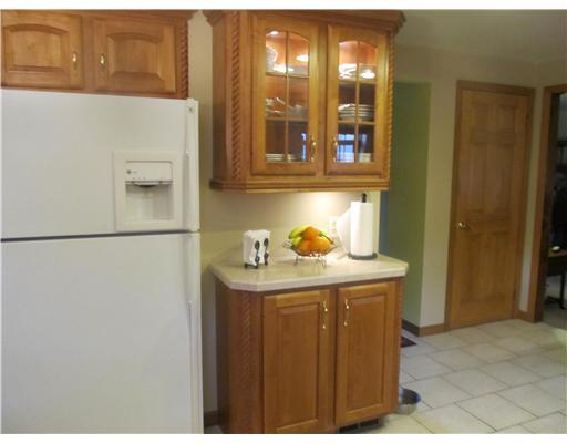 125 Countryview Drive McKees Rocks, PA 15136 - Photo 3 of 18 Kitchen.