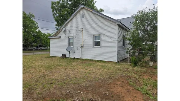$119,000 | 200 Se Avenue, Childress, TX 79201