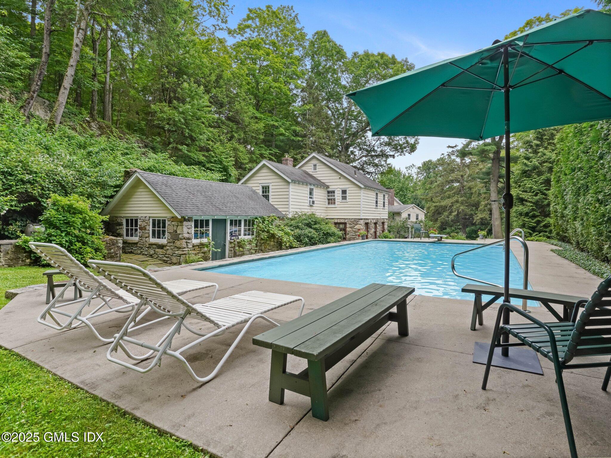321 Riversville Road Greenwich, CT 06831 - Photo 14 of 19 4-web-or-mls-323-riversville-rd