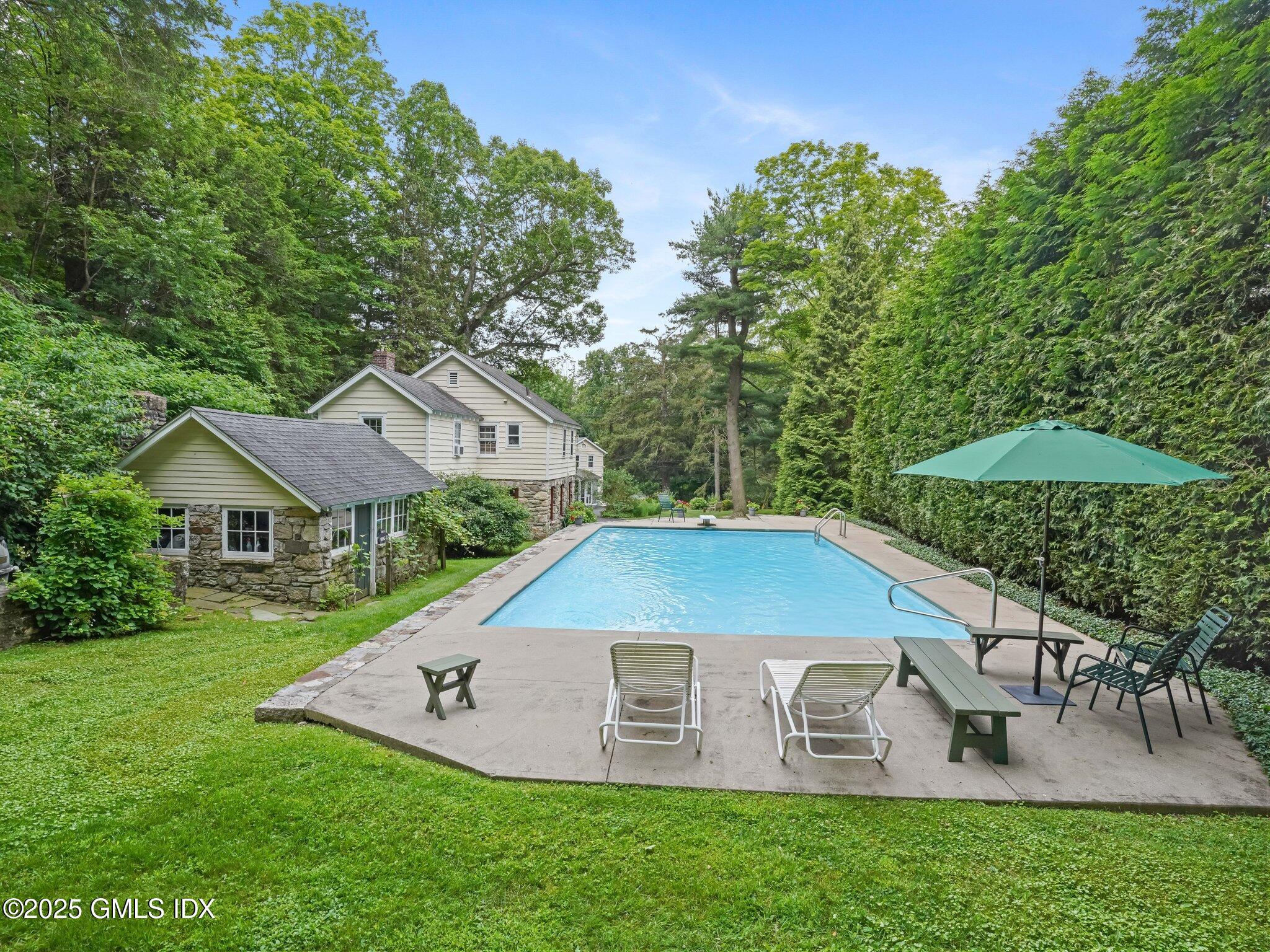 321 Riversville Road Greenwich, CT 06831 - Photo 18 of 19 9-web-or-mls-323-riversville-rd