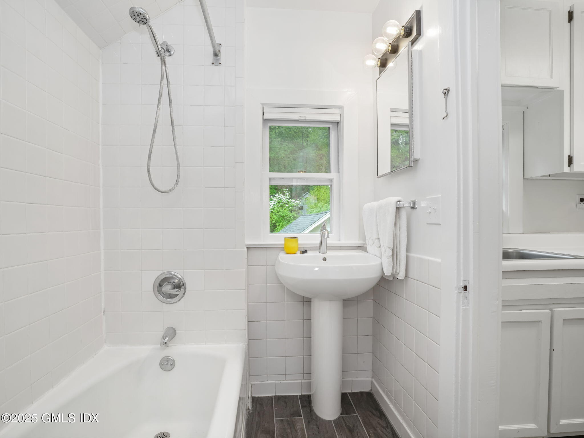 321 Riversville Road Greenwich, CT 06831 - Photo 6 of 19 13-web-or-mls-321-riversville-rd