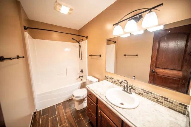 $490,000 | 580 Canyon Lane Northwest, Eyota, MN 55934